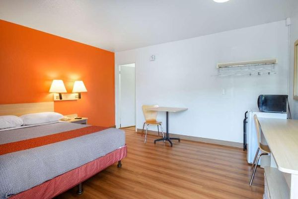 MOTEL 6 KELSO - MT ST HELENS (Kelso)